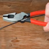Клещи с токоведущим кабелем "Lineman’s Pliers" KNIPEX