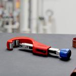 Труборез для нержавеющей стали и цветных металлов TubiX XL Knipex 6-76 мм / толщина макс 2 мм, длина 260 мм KNIPEX 903103BK